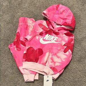 NIKE - NWT - toddler set